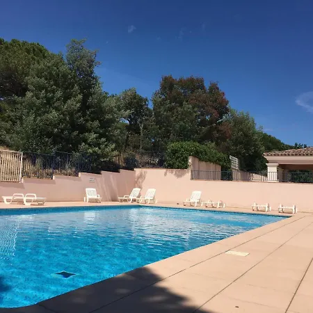 - 3 Bedroom Apartment, Air Conditioned, Outdoor Terrace, Swimming Pool Appartement *