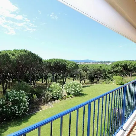 - 3 Bedroom Apartment, Air Conditioned, Outdoor Terrace, Swimming Pool Lejlighed Sainte-Maxime